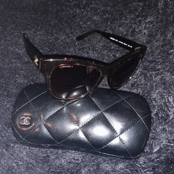 Chanel tortoise sunglasses - Picture 2 of 6